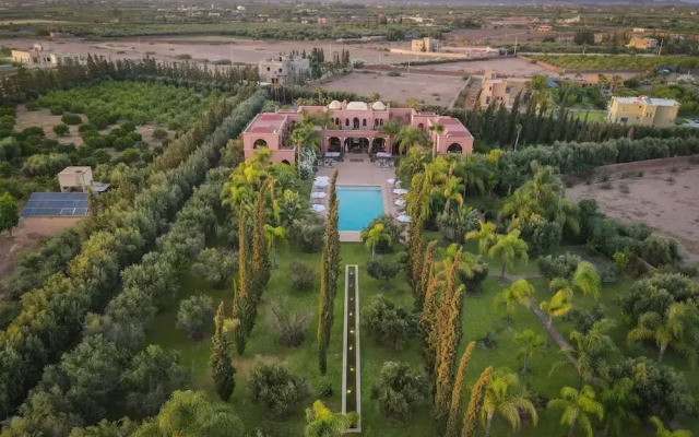 Luxury Villa Pool spa and 5-star Sercice