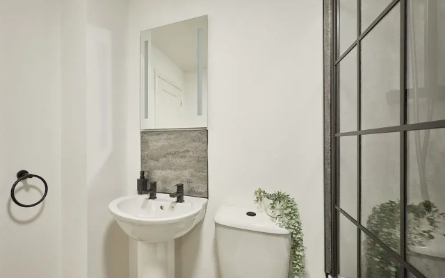 Host Stay Polwell Road