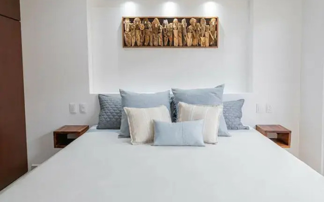 Blue Luxury Kukulkan