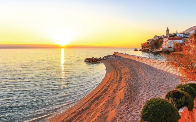 Awesome Home in Pisak With Wifi and 2 Bedrooms