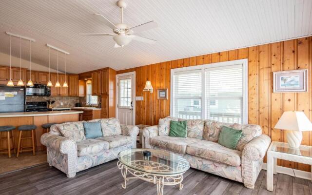 Windward Mark by Oak Island Accommodations