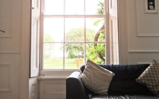 The Manor House Moreton
