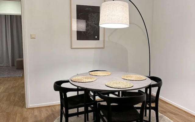 Bright & Cozy 2BR Home in Central Lahti