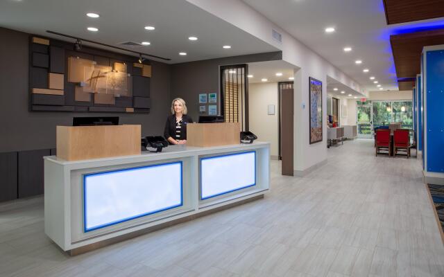 Holiday Inn Express And Suites Deland South by IHG