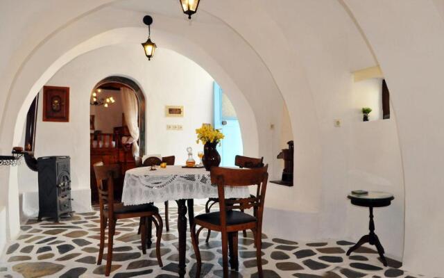«Astrofeggia» A private stone house Nature-Seaview