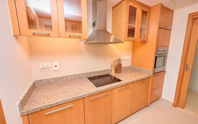 Stunning 2 bed Balcony Marina View Dubai