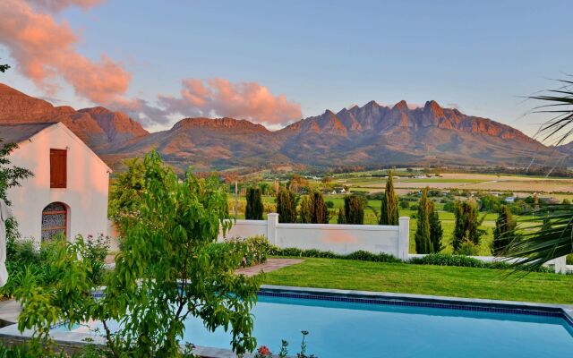 Val du Charron Wine and Leisure Estate Guesthouse