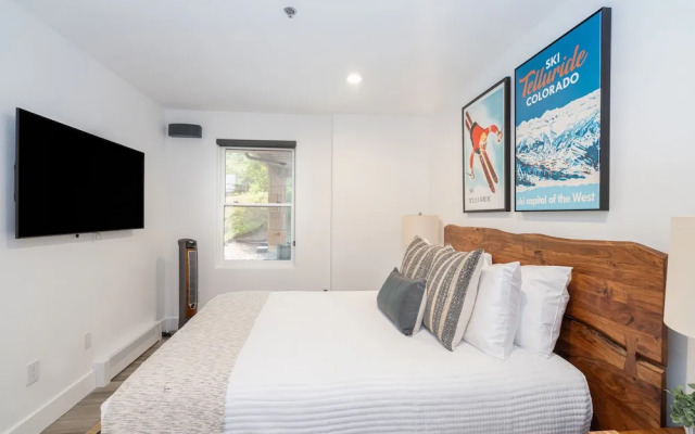 Bear Creek Lodge 207 2 Bedroom Condo by Alpine Lodging Telluride