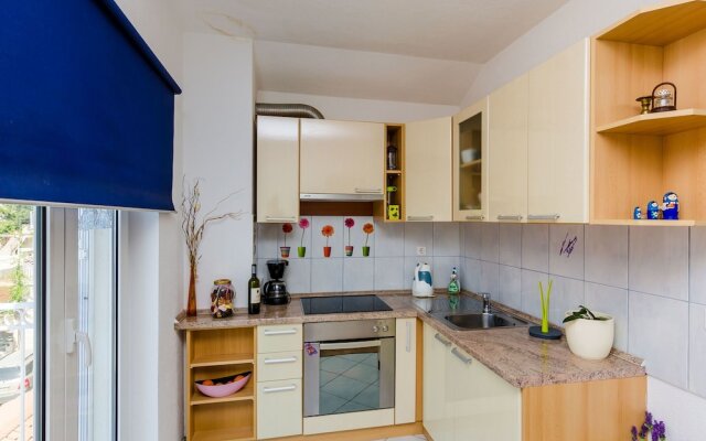 Comfortable Apartment With Amazing Seaview and Private Balcony,free Parking,wifi