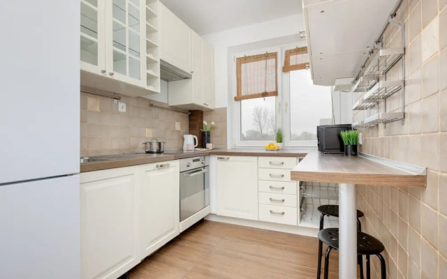 Apartment With Three Bedrooms by Renters