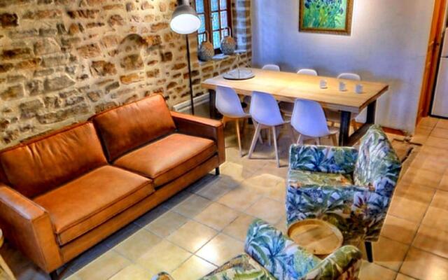 Serene Holiday Home in Cussac with Private Terrace, Barbeque