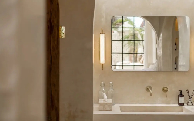 Luxe & Unique Honeymoon Bocami Suites-1 By Azure