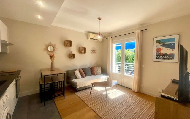Cozy Apartment for 2 in Antibes