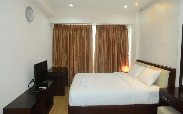 Gandaria Heights Apartment with Mall Access