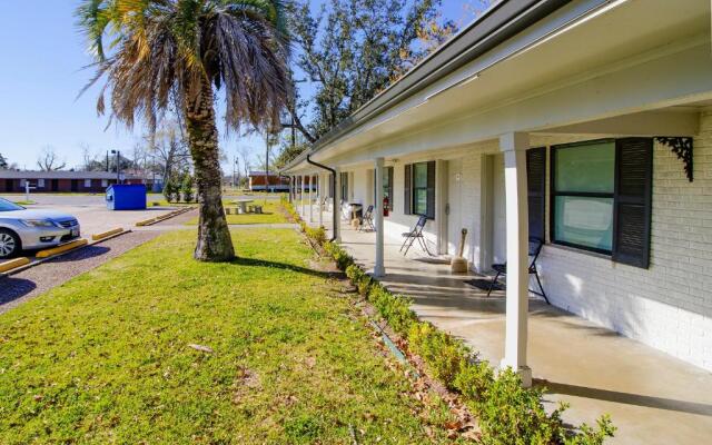 OYO Hotel Sulphur LA Hwy 90 West