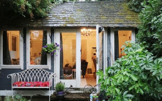 Boho Chic House for 5 With Garden