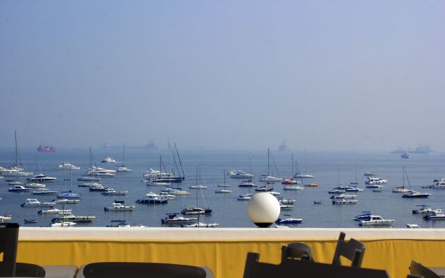Hotel Harbour View