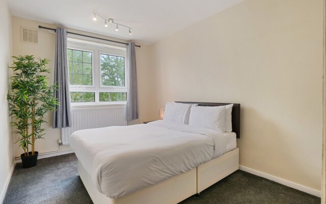 The Xavier Flat by Kasar Stays