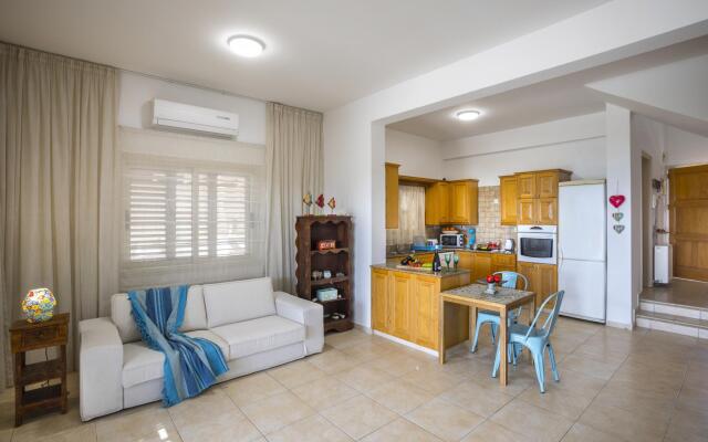 Beachfront Villa Meneou 5