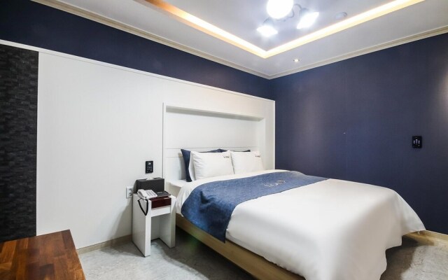 Yeosu Luna Hotel