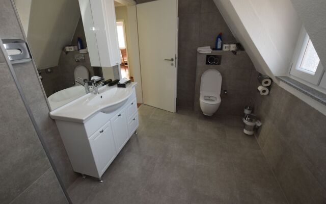 AB Apartment 126