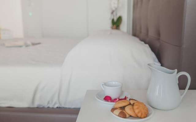Terra Ferma Rooms & More