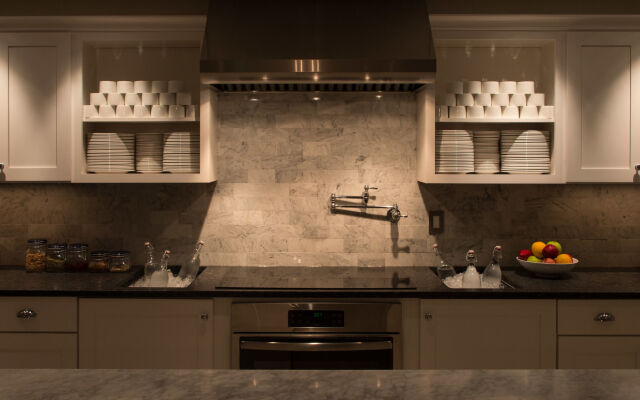 Bella Vista Hotel & Suites