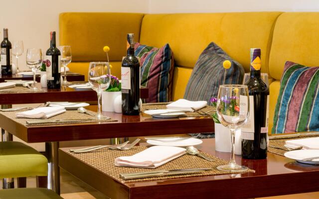 Holiday Inn Bogota Airport by IHG