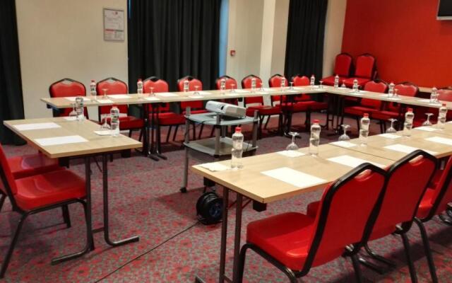 B&B HOTEL Maubeuge Gare
