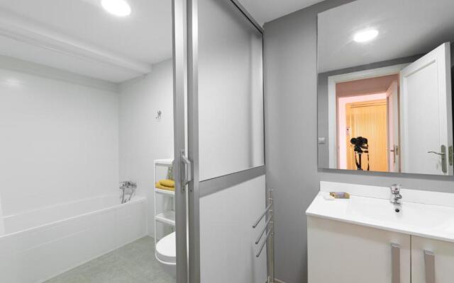 Light and bright apartment in central Valencia
