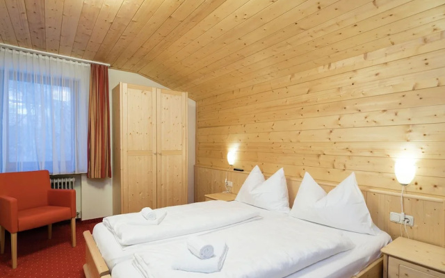 Pleasant Holiday Home in Wald Im Pinzgau with Terrace