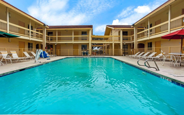Rodeway Inn
