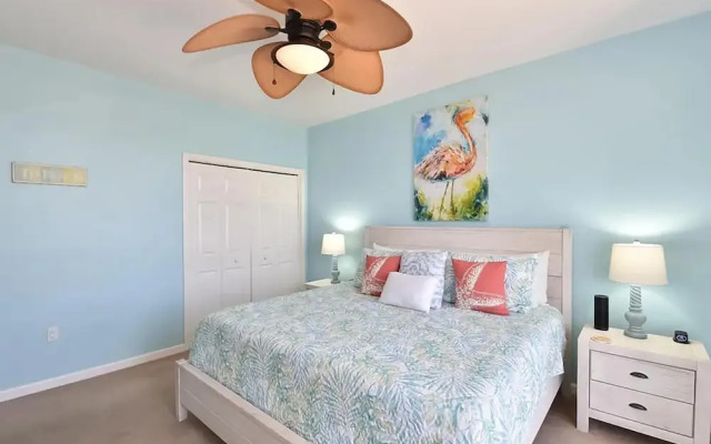 Silver Beach Towers 1003 West