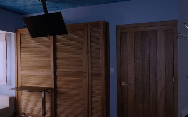 Hotel Chateau Physique