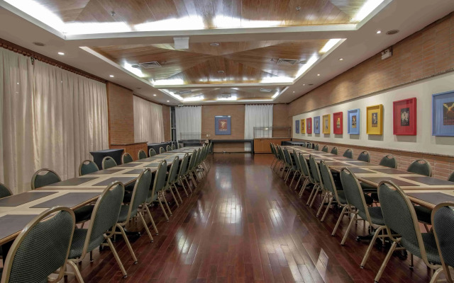 Hotel Deville Prime Porto Alegre