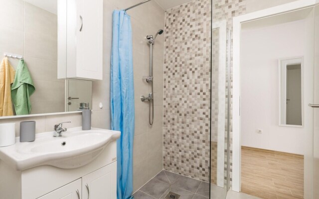 Beautiful Apartment in Vlasici With 1 Bedrooms and Wifi