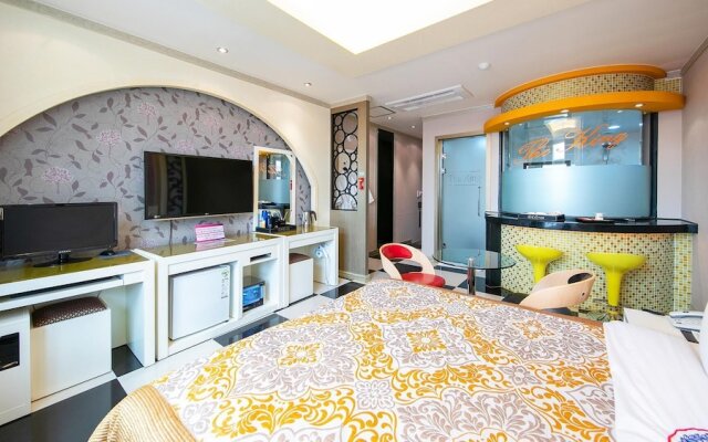 Yeosu King Pension Tel