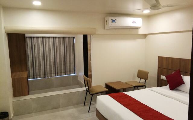 OYO 13857 Hotel Imperial