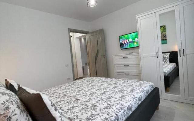Robert’s Apartament 2