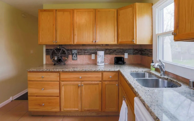 Your Cozy Lockwood Lodge Awaits!