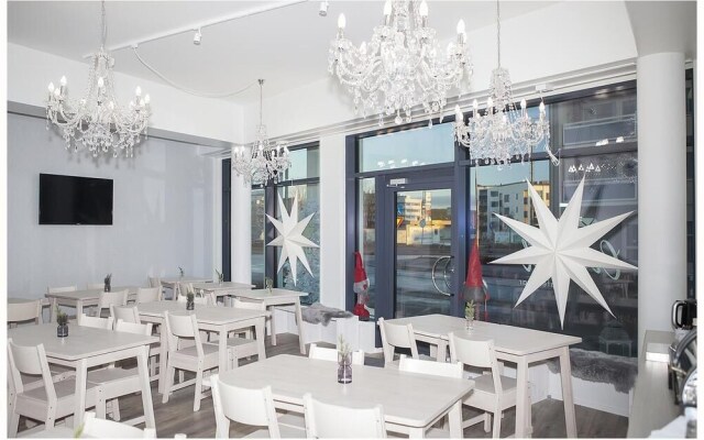 Crystal Arctic Suites