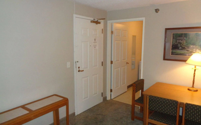 Riverview Suites