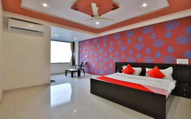 Maahi Palace By OYO Rooms