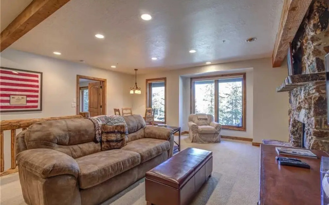 Aspen Hollow #3 5 Bedroom Townhouse