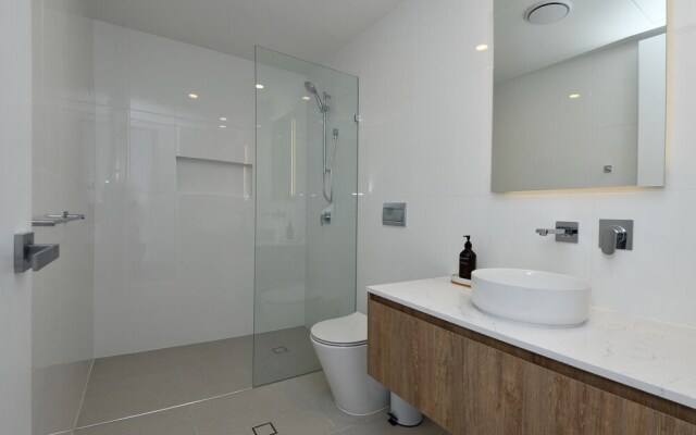 X Kirra Apartments
