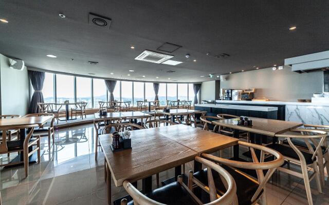 Gangneung Tourist Hotel