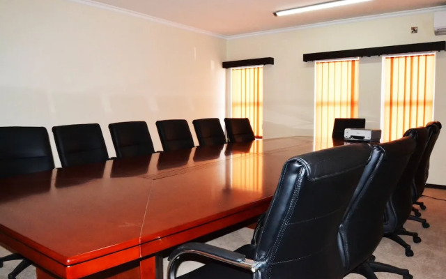 Thakadu Hotel, Casino & Conference Centre
