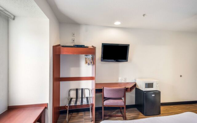 Americas Best Value Inn & Suites Brunswick