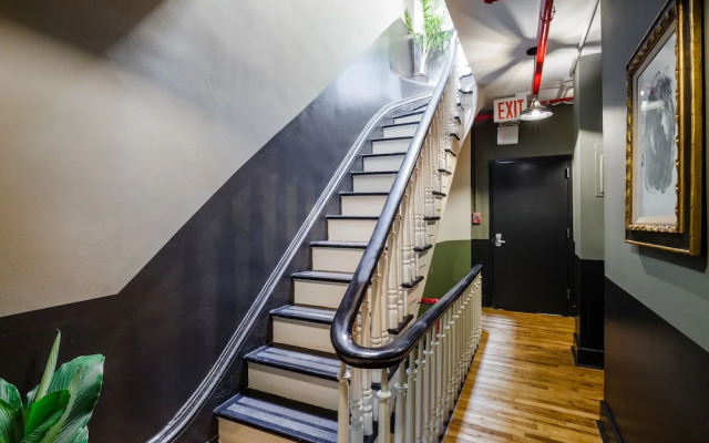 Lamartine Chelsea – Hostel