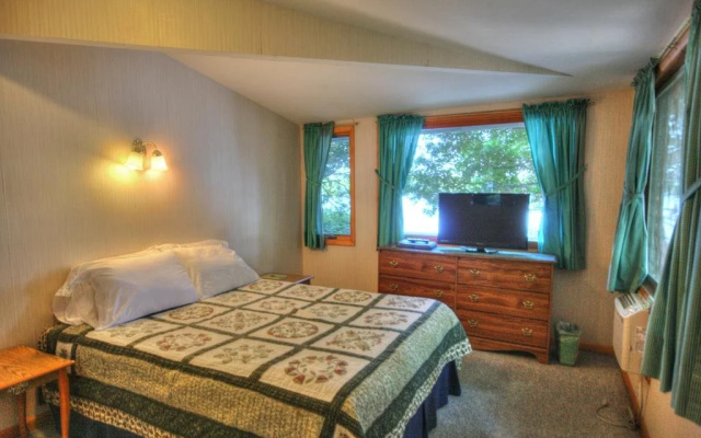 Glenmoore Lakeside Lodge